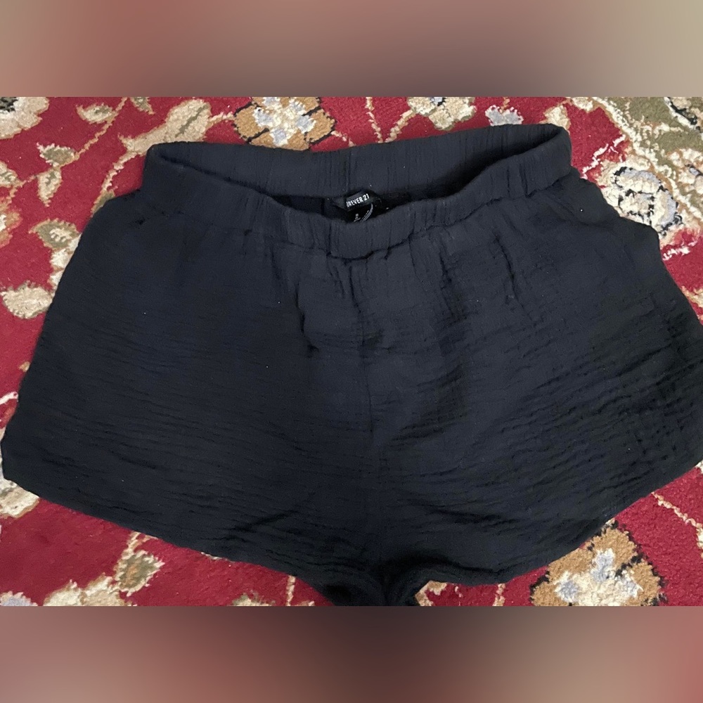 Forever 21 Black Shorts Size Small